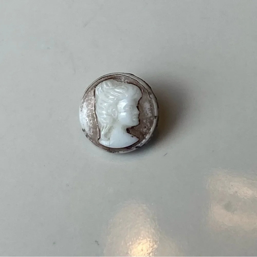 Vintage Single Small White Glass Cameo Button